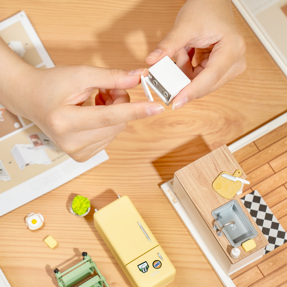 Rolife: Happy Meals Kitchen - Super Creator Plastic DIY Miniature Puzzle