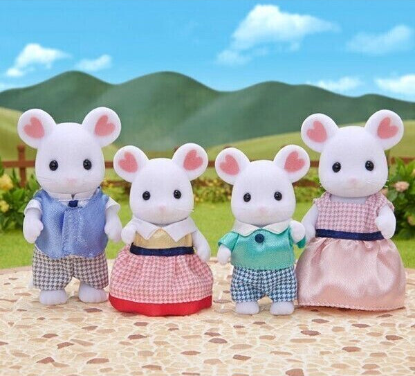 Sylvanian Families: Marshmallow Mouse Family