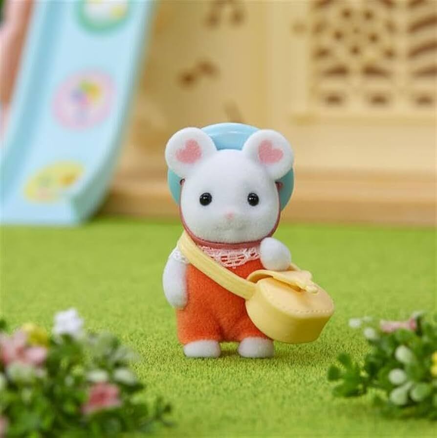 Sylvanian Families: Marshmallow Mouse Baby