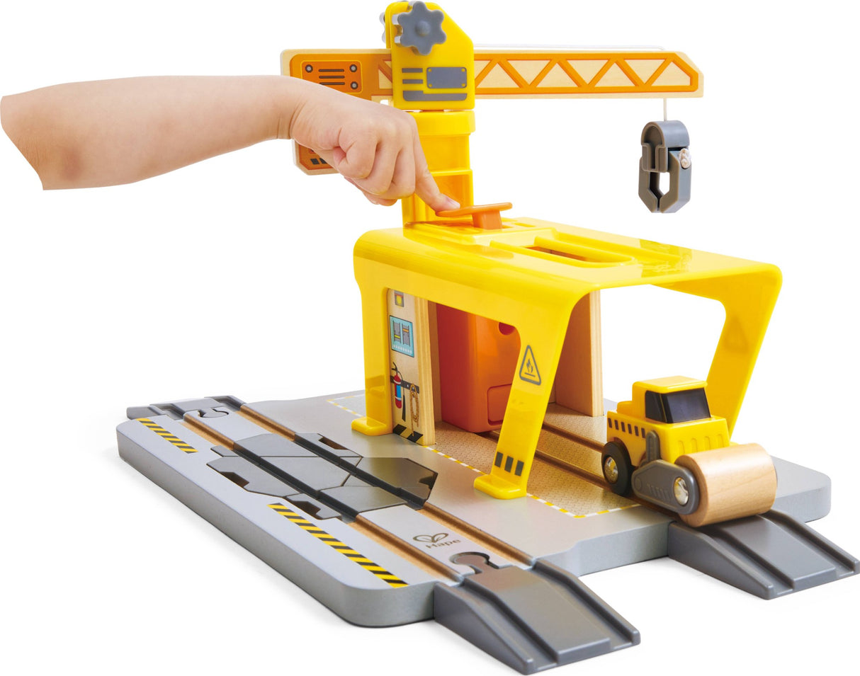 Hape: Railway Crane Construction