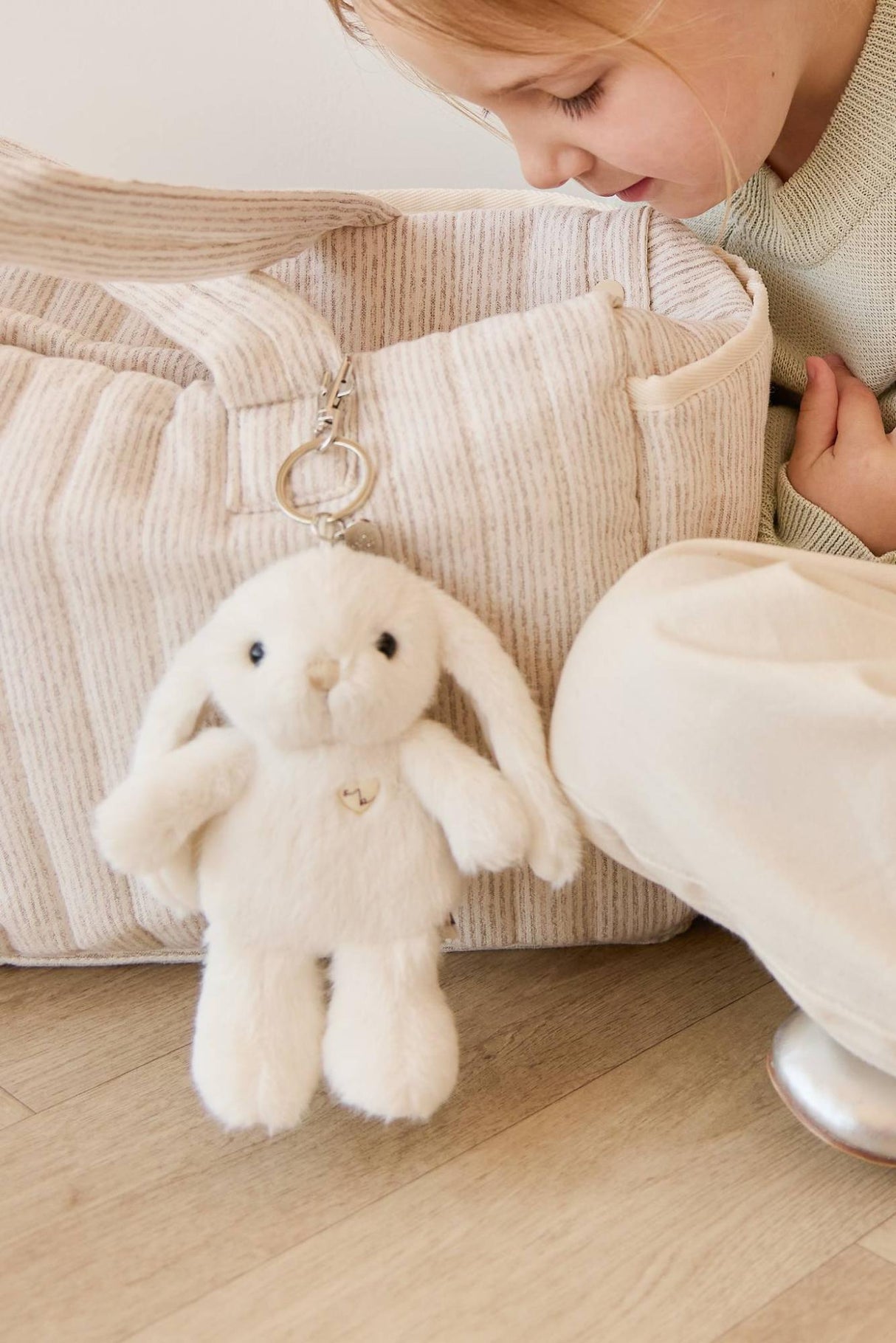 Snuggle Bunnies Penelope Key Charm - Marshmallow (15cm)