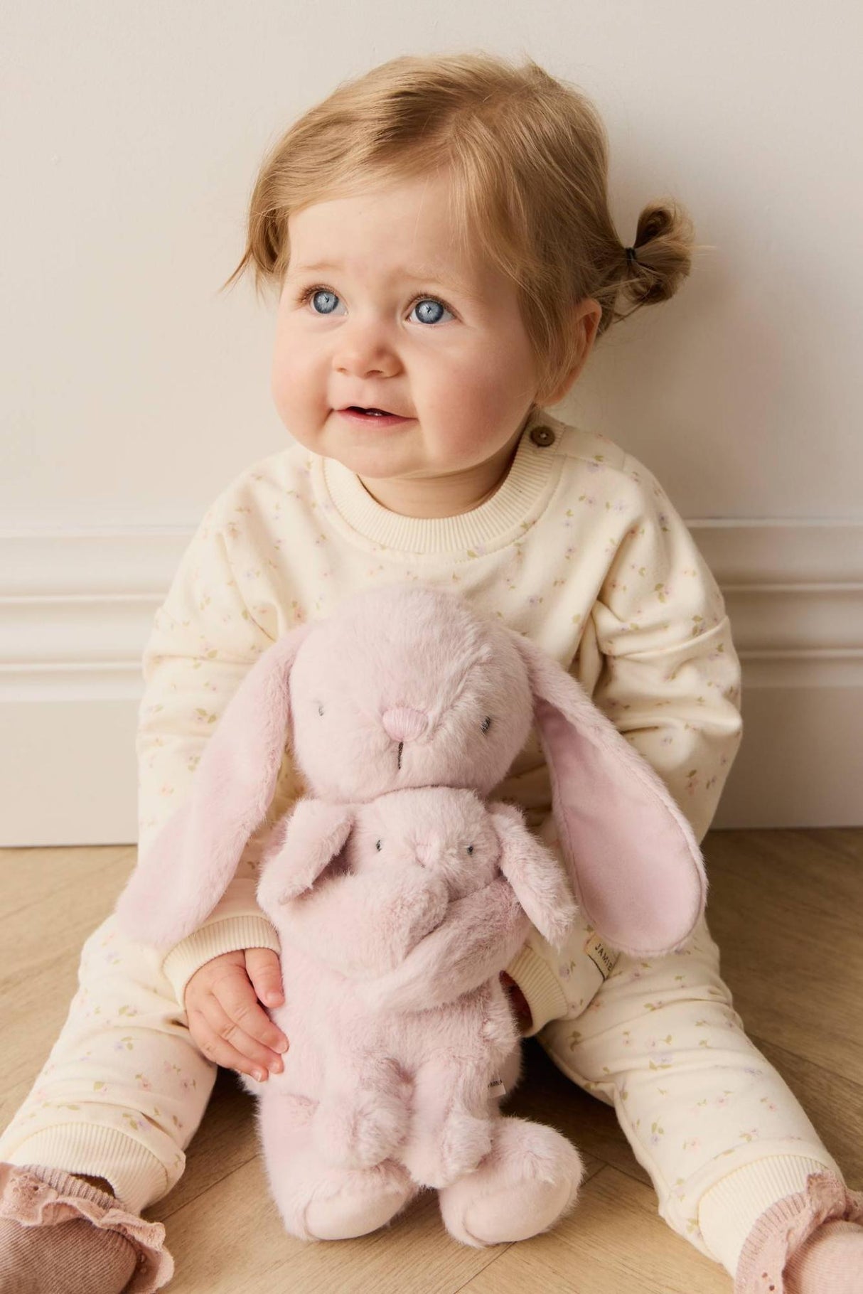 Snuggle Bunnies Frankie the Hugging Bunny - Blossom (30cm)