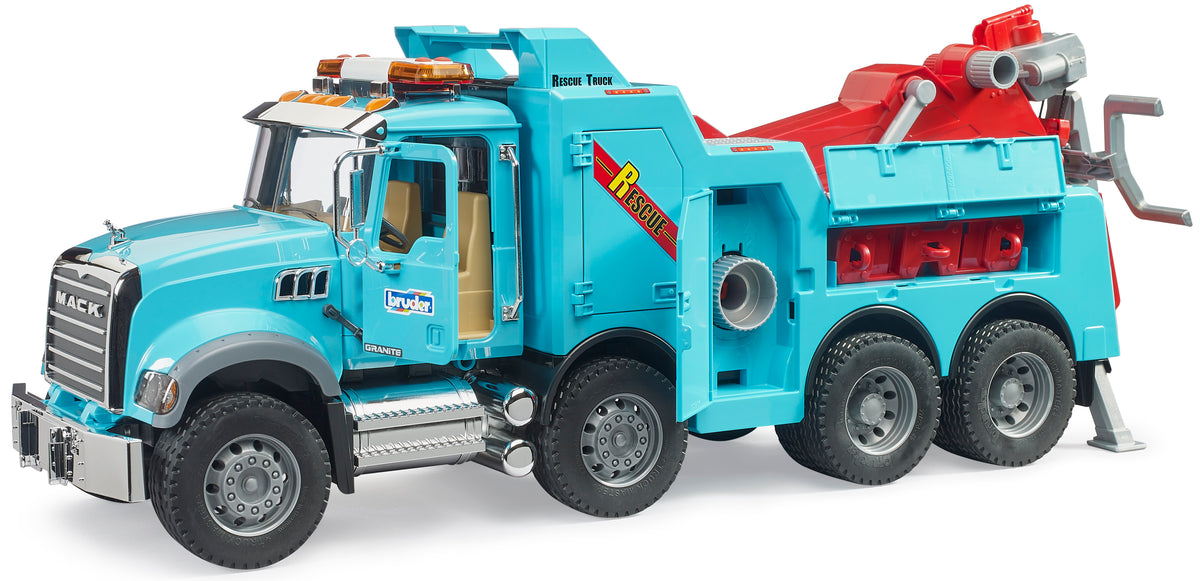 Bruder: MACK Granite Heavy Tow Truck with Light & Sound Module