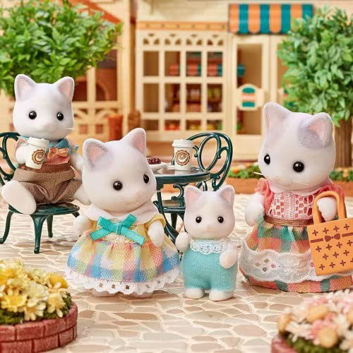 Sylvanian Families: Latte Cat Family