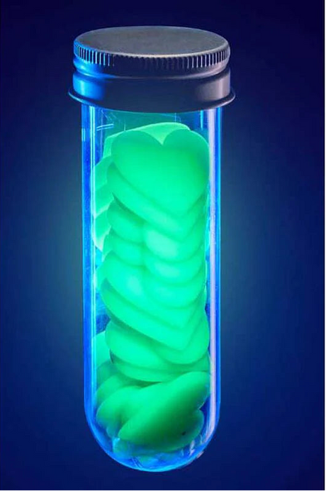 4M: Wish Lab Glow-In-The-Dark Hearts