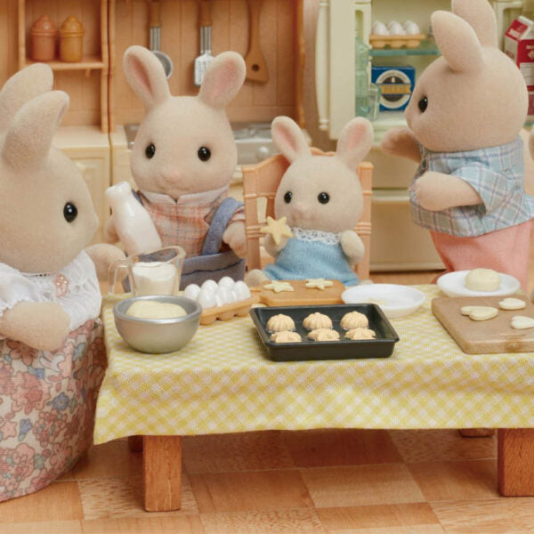 Sylvanian Families: Milk Rabbit Family