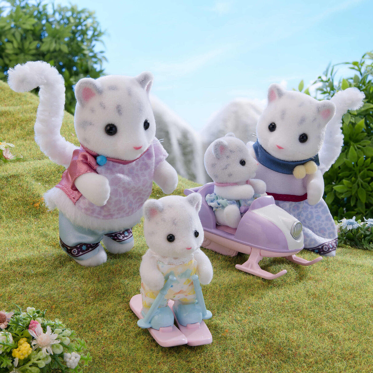 Sylvanian Families: Snow Leopard Family