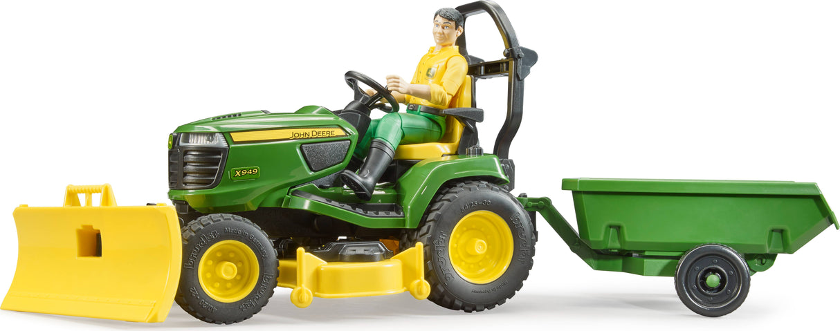 Bruder: John Deere Lawn Tractor with Trailer & Gardener