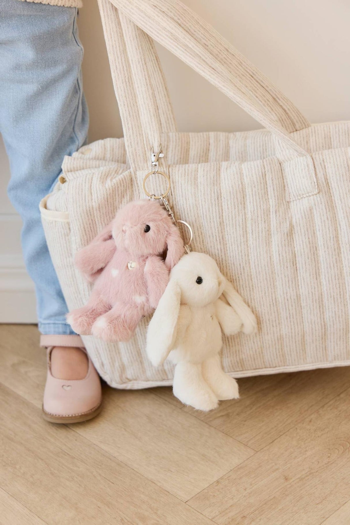 Snuggle Bunnies Penelope Key Charm - Marshmallow (15cm)