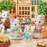 Sylvanian Families: Latte Cat Family
